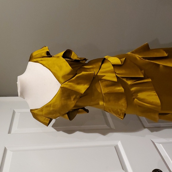 Amur Pearl gorgeous gown NWOT - Picture 13 of 13